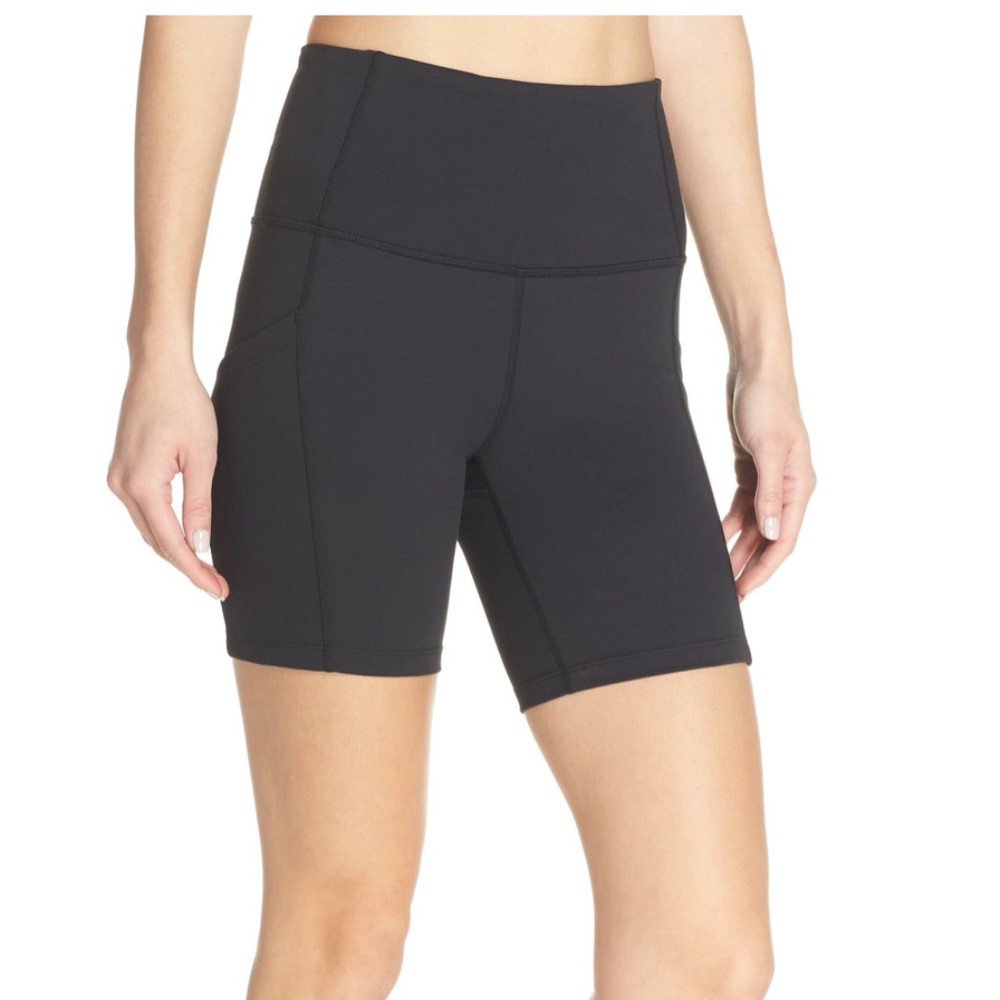 Zella, Live In High Waist Pocket Bike Shorts, Black, Medium